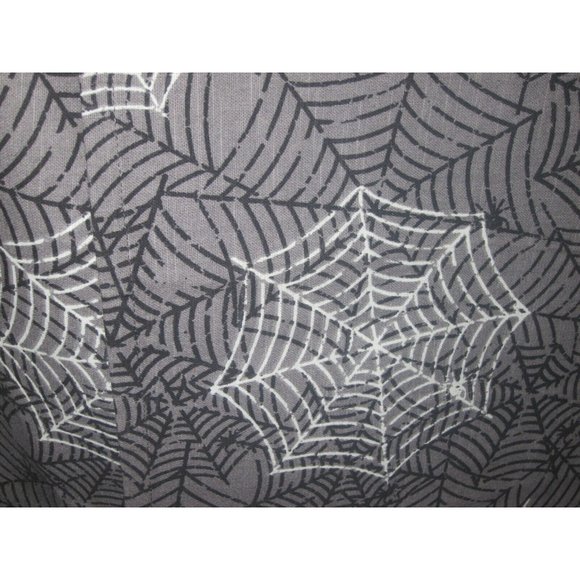 Cynthia Rowley Curious Halloween Table Throw Spiders ~ Glow in the Dark ~ Webs - Picture 7 of 8